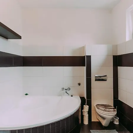 Fenyvesi Apartment *