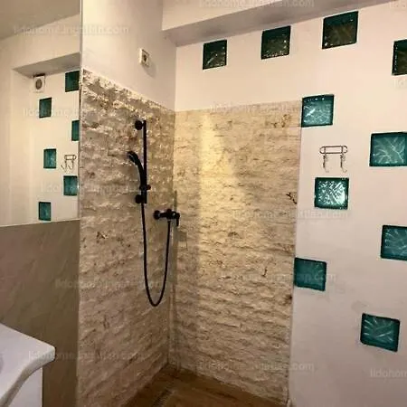 Fenyvesi * Balatonfenyves