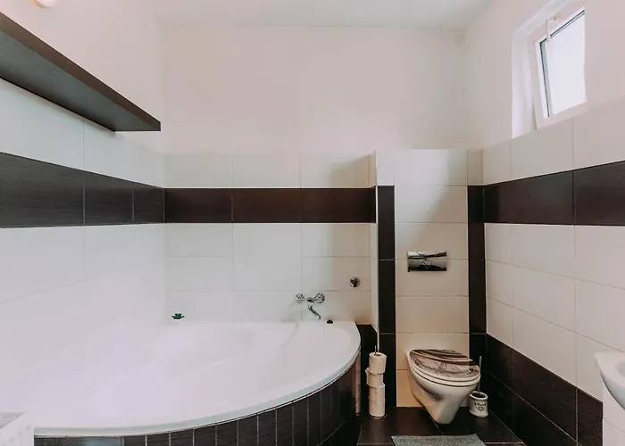 Fenyvesi Apartment *
