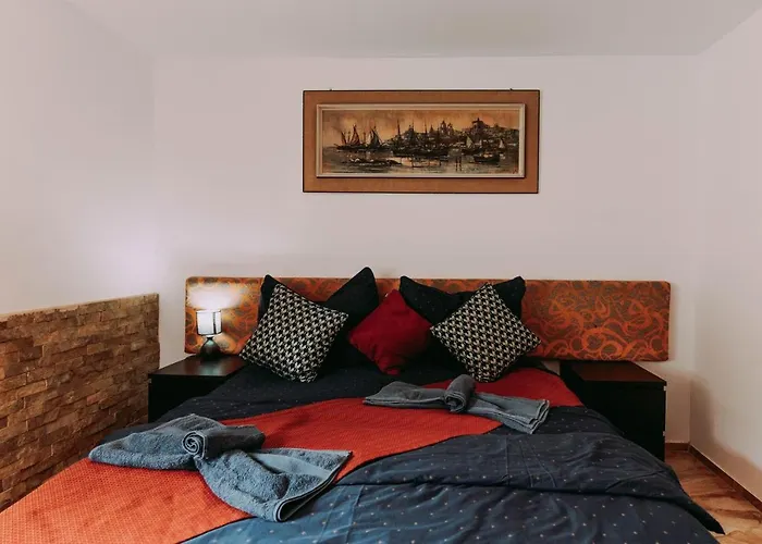 Fenyvesi Apartment *